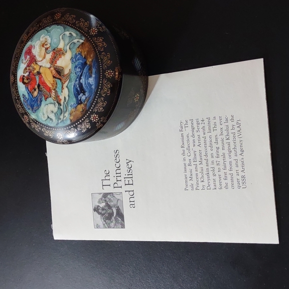 Vintage Porcelain Music Box - Picture 4 of 8